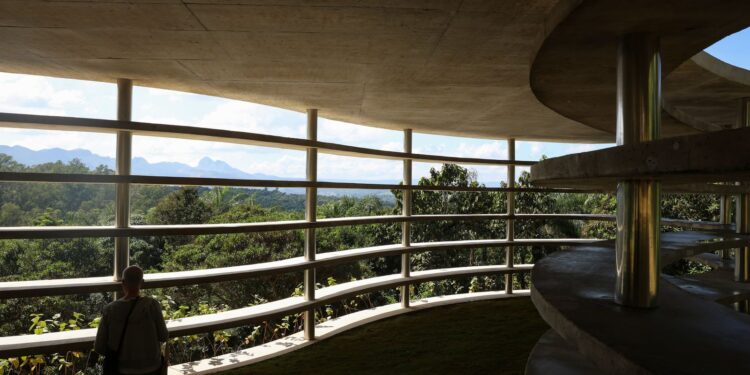 Inhotim celebra 20 anos com inauguração de três novas obras