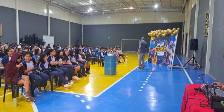 DRP Corumbá participa da semana de profissões promovida pela Escola Adventista