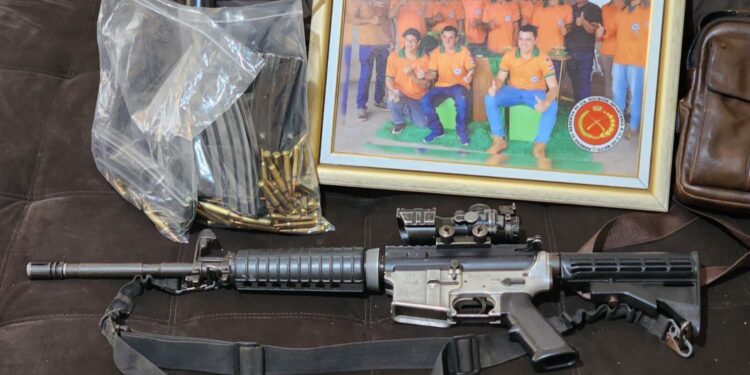 Operação Campo Verde revela túnel e arsenal em casa na fronteira