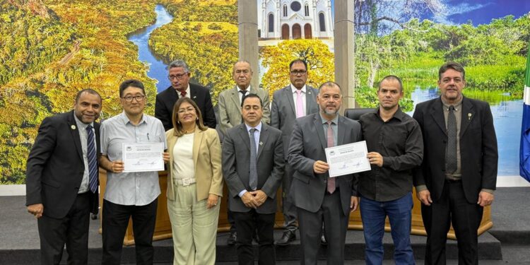 Agentes da Unidade Regional de Perícia e Identificação da Policia Civil de Aquidauana recebem moção de aplauso pela câmara local