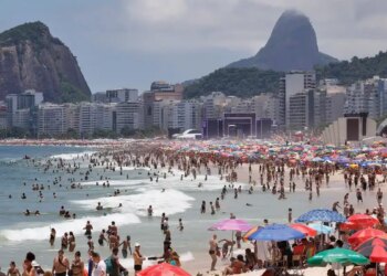 Bombeiros do RJ alertam banhistas para risco de afogamentos no mar