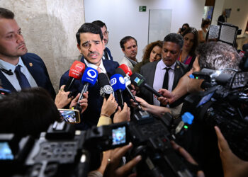 CCJ faz sabatinas e leitura do relatório sobre indicação de Messias ao STF