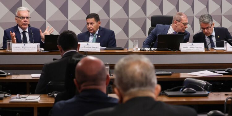 CPI do Crime Organizado: com habeas corpus, Ibaneis falta de novo