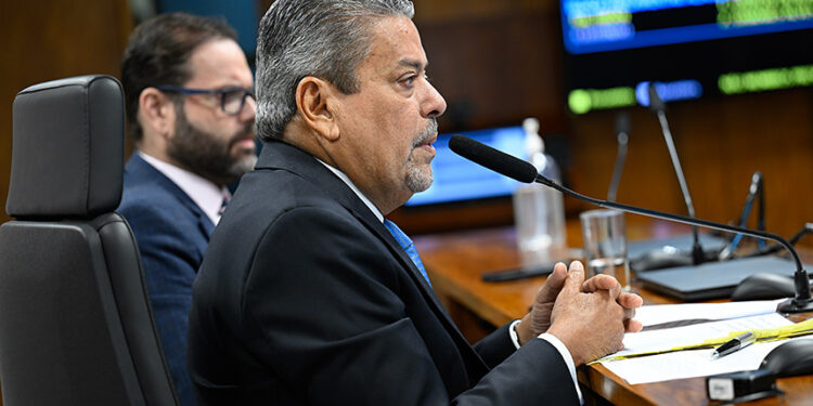 CTFC aprova auditorias sobre cursos de medicina e turma exclusiva da UFPE