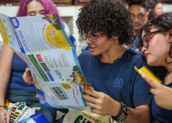 Campanha em escolas do DF alerta para prevenção de desastre climático