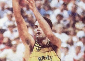 “Cesta de 3 pontos! Do Mão Santa!”: comentaristas celebram Oscar