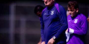 Corinthians demite Dorival Jr. e contrata Diniz para comando do Timão