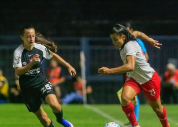 Corinthians goleia Bragantino e assume liderança do BR Feminino