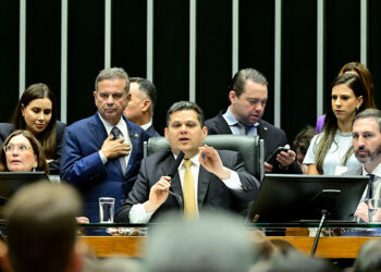 Davi retira trechos de veto à dosimetria de penas; decisão divide parlamentares