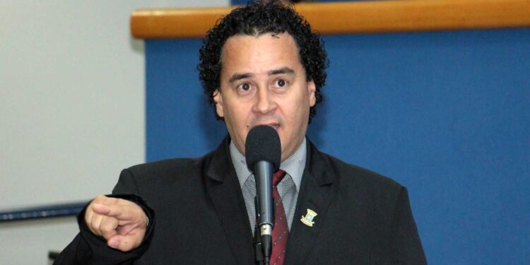 Após denúncias de assédio contra alunas, Wellington de Oliveira deixa cargo na Polícia Civil