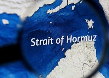 Em meio a negociações, Irã retoma bloqueio do Estreito de Ormuz