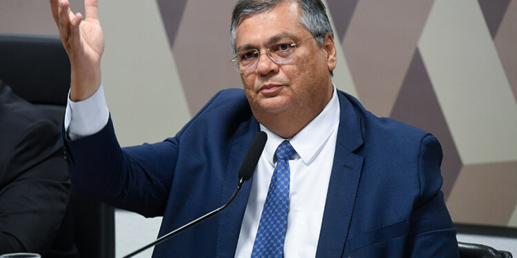 Em pronunciamento, à mesa. indicado para exercer o cargo de ministro do Supremo Tribunal Federal (STF), Flávio Dino de Castro e Costa (MSF 88/2023).