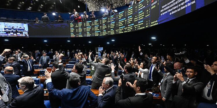 Governo e oposição repercutem rejeição de Messias para o STF