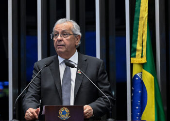 Em discurso, à tribuna, senador Jayme Campos (União-MT).