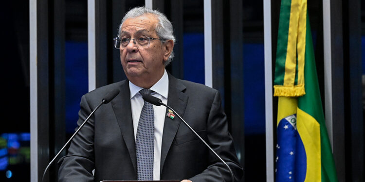 Em discurso, à tribuna, senador Jayme Campos (União-MT).