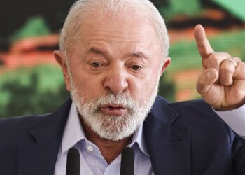 Lula defende fim da escala 6x1, das bets e dos penduricalhos
