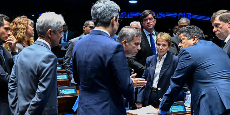 MP que muda regras do seguro-defeso é alterada no Senado e volta à Câmara