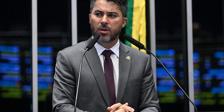 Em discurso, à tribuna, senador Marcos Rogério (PL-RO).
