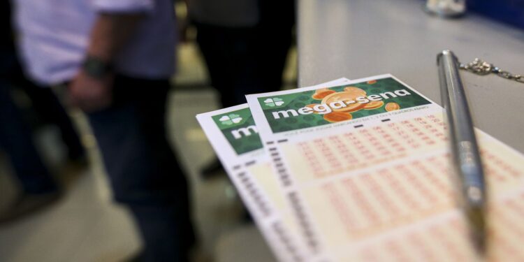 Mega-Sena acumulada vai sortear R$ 100 milhões no próximo sábado