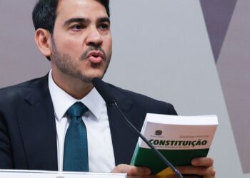 Messias defende autocontenção do STF em pautas polêmicas