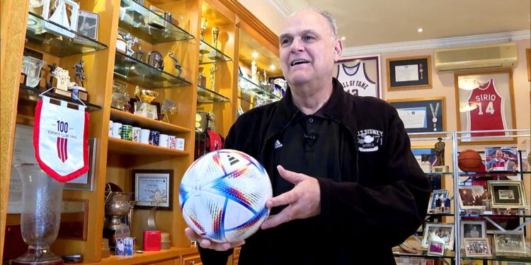 Oscar Schmidt é homenageado e segue como inspiração para gerações