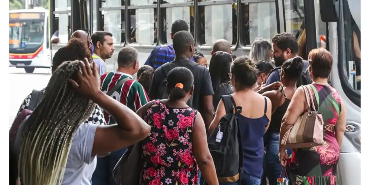 PNAD: taxa de desemprego no primeiro trimestre fica em 6,1%