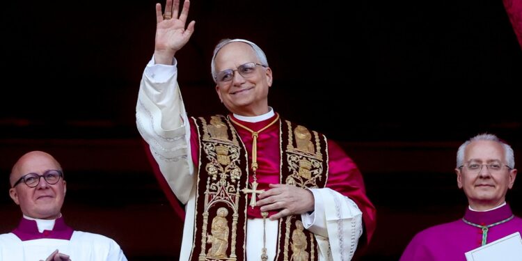 Papa enfrenta Trump e diz não temer críticas