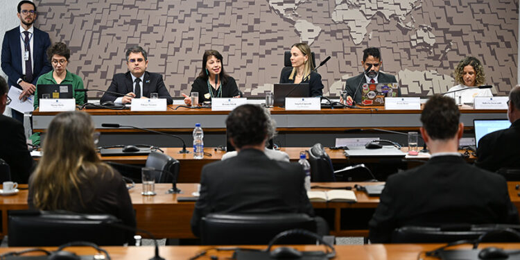 Para ser efetivo, ECA Digital depende de mudança de cultura, aponta debate