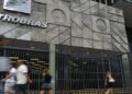 Petrobras vai parcelar reajuste no preço do querosene de aviação