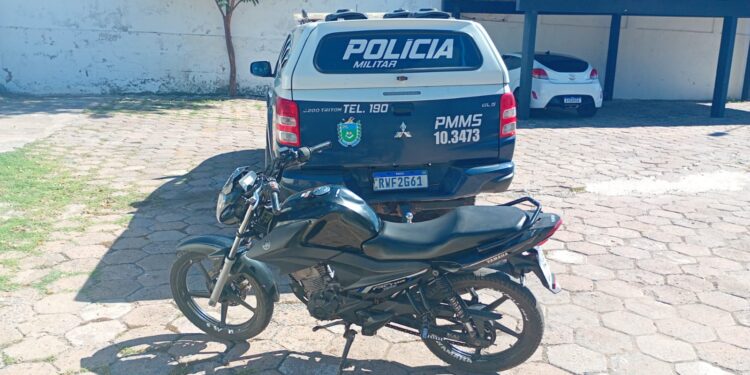 Polícia Apreende Motocicleta Após Denúncia de Perturbação do Sossego e Manobras Perigosas em Corumbá