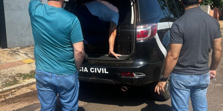 Polícia Civil prende homem por estupro e cárcere privado em Campo Grnade
