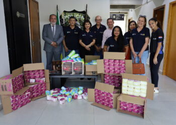 Polícia Civil recebe doação de absorventes e reforça campanha contra a pobreza menstrual em MS