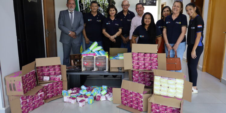 Polícia Civil recebe doação de absorventes e reforça campanha contra a pobreza menstrual em MS