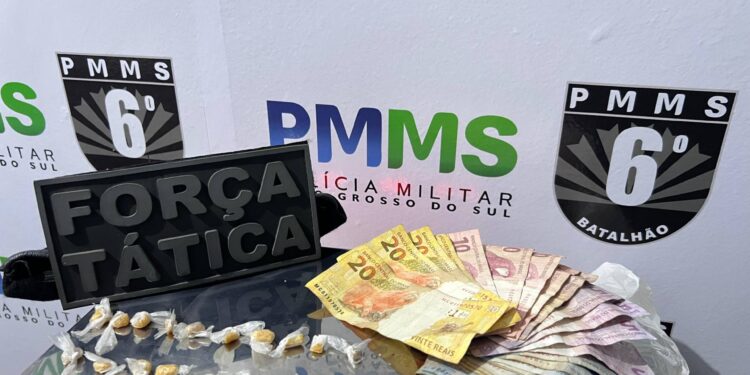 Polícia Militar Apreende Entorpecentes e Encaminha Suspeitos por Tráfico em Corumbá