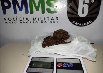 Polícia Militar Detém Dupla com Maconha Próxima a Horário de Saída Escolar em Corumbá.