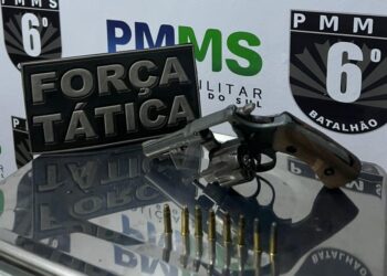 Polícia Militar Prende Autor por Porte Ilegal de Arma Após Tentativa de Fuga em Corumbá