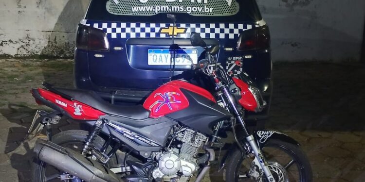 Polícia Militar Prende Jovem por Embriaguez ao Volante, Desobediência e por Dirigir Sem Habilitação Gerando Perigo de Dano em Corumbá.