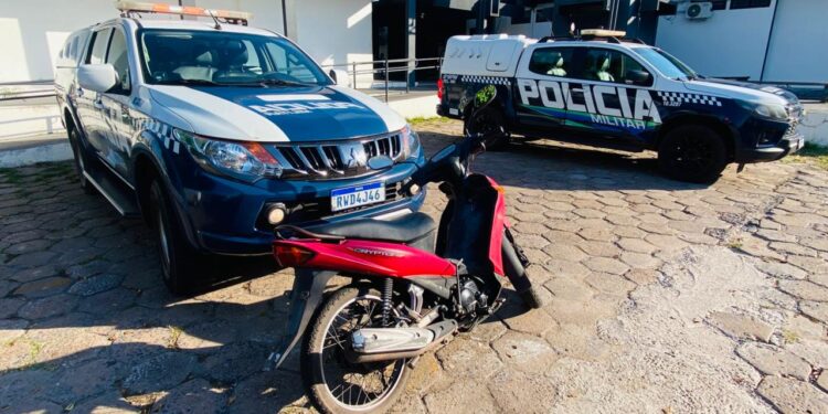 Polícia Militar Recupera Motocicleta Furtada Durante Operação na Região Portuária de Corumbá.