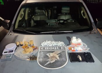 Polícia Militar apreende drogas e munições e prende casal por tráfico em Coxim
