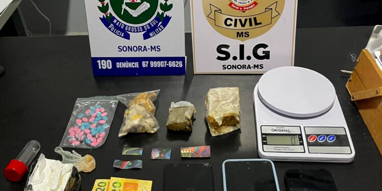 Polícia Militar e Polícia Civil desarticulam ponto de tráfico de drogas e prende jovem em Sonora