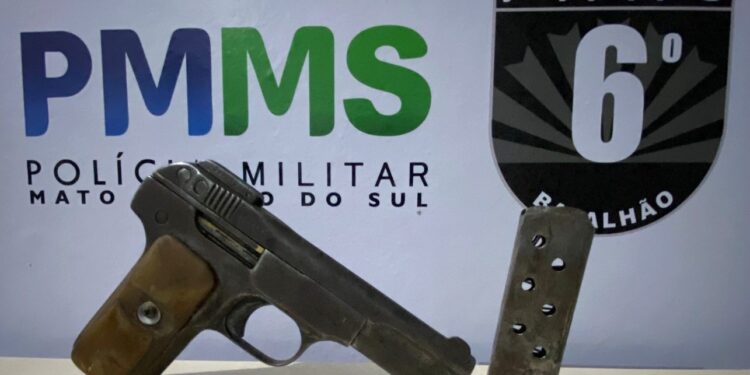 Polícia militar Prende Homem por Ameaçar Ex-Companheira com Arma de Fogo e Descumprir Medida Protetiva em Corumbá