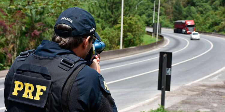 Projeto isenta comprador de veículo usado de pagar multas do antigo dono