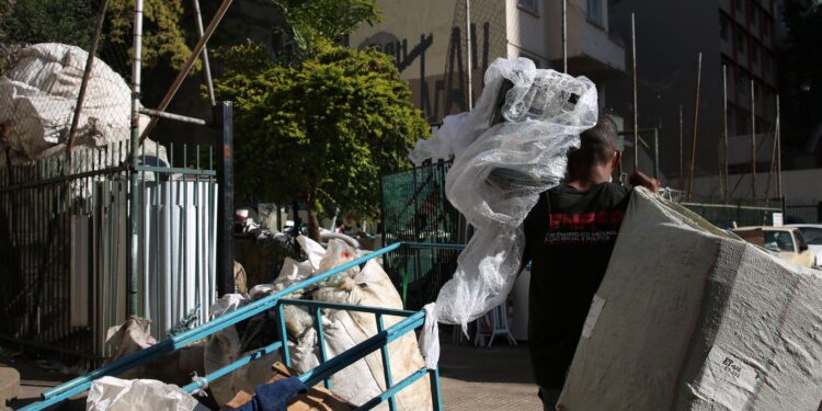 SP: prefeitura intima catadores a deixarem local onde estão há 40 anos