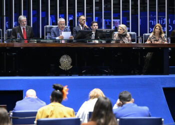 Senado exalta legado de Chico Anysio: 'intérprete do Brasil'