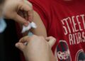 Vacinação nas escolas segue até dia 30 e meta é imunizar 27 milhões