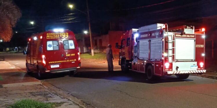 Jovem sobrevive após ser crivado de balas