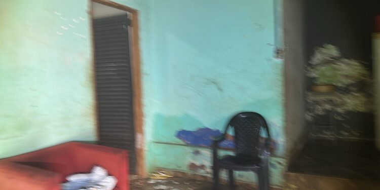 Incêndio em residência deixa homem em estado grave no Aero Rancho