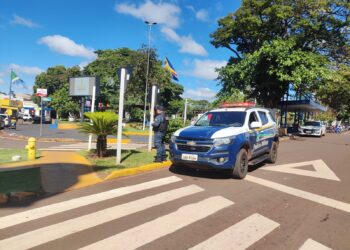 Acidente entre carro e moto deixa motociclista ferido em Ivinhema