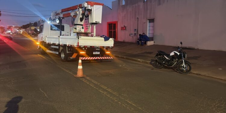 Motociclista em estado gravíssimo após colisão em Campo Grande