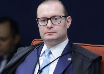 Zanin decide manter presidente do TJ como governador interino do Rio